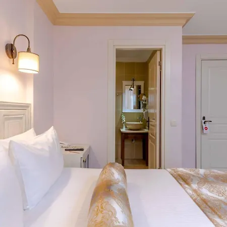 Agora Hostel *